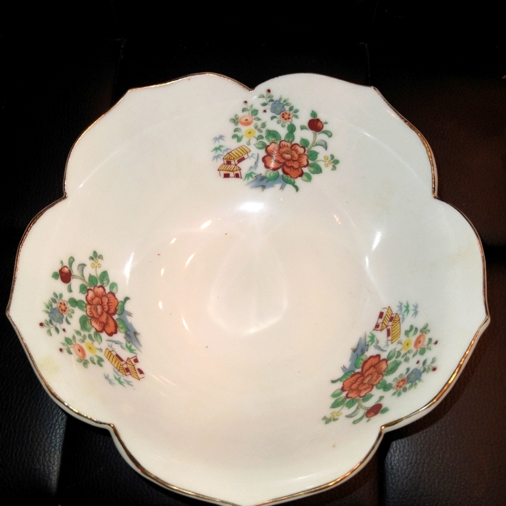 Vintage IMARI WARE JAPAN bowl